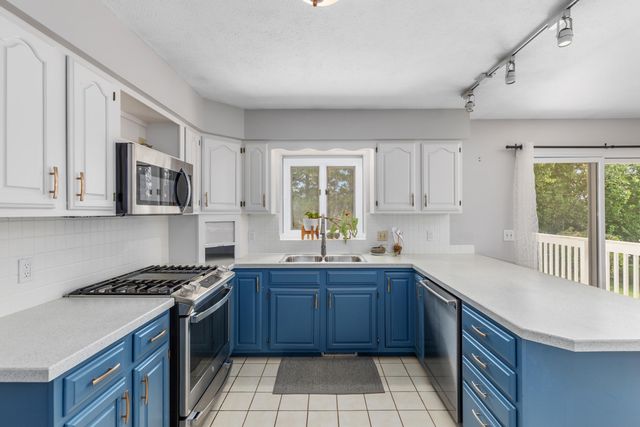 2543 Glencairin Drive Nw, City Of Grand Rapids, MI 49504