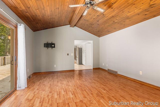 2543 Glencairin Drive Nw, City Of Grand Rapids, MI 49504