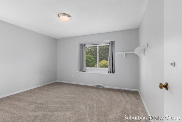 2543 Glencairin Drive Nw, City Of Grand Rapids, MI 49504
