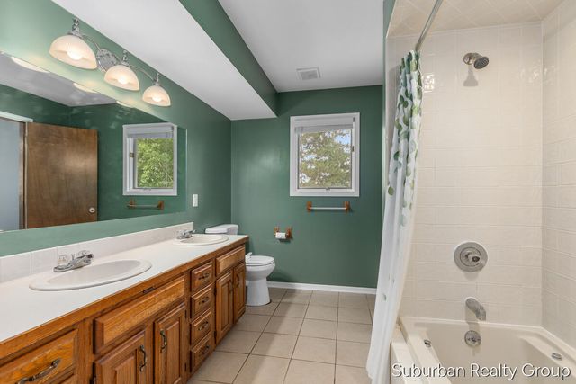 2543 Glencairin Drive Nw, City Of Grand Rapids, MI 49504