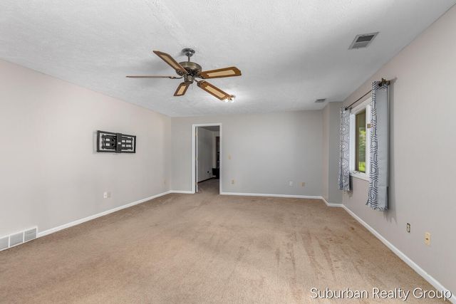 2543 Glencairin Drive Nw, City Of Grand Rapids, MI 49504