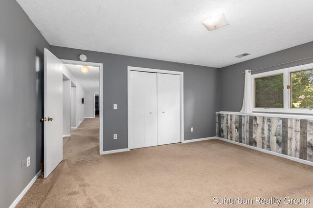2543 Glencairin Drive Nw, City Of Grand Rapids, MI 49504