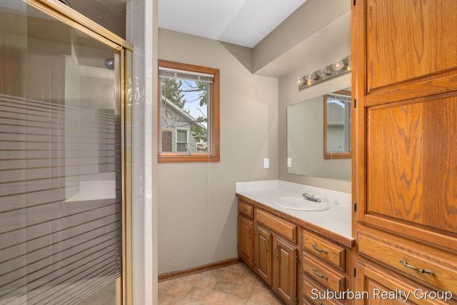 2543 Glencairin Drive Nw, City Of Grand Rapids, MI 49504