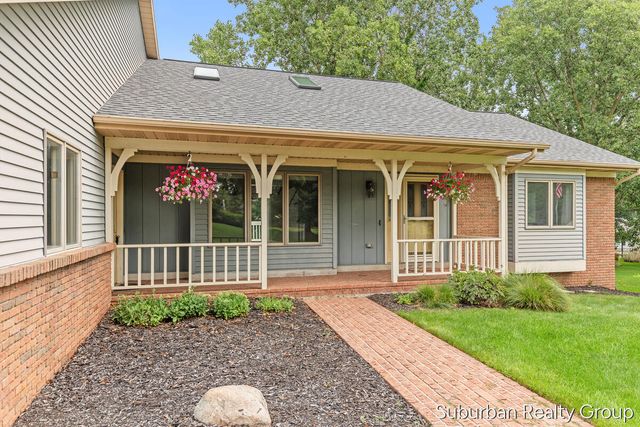 2543 Glencairin Drive Nw, City Of Grand Rapids, MI 49504