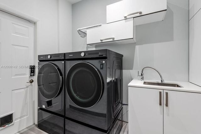 3949 194th Ln, Sunny Isles Beach, FL 33160