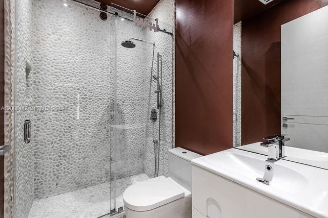 3949 194th Ln, Sunny Isles Beach, FL 33160