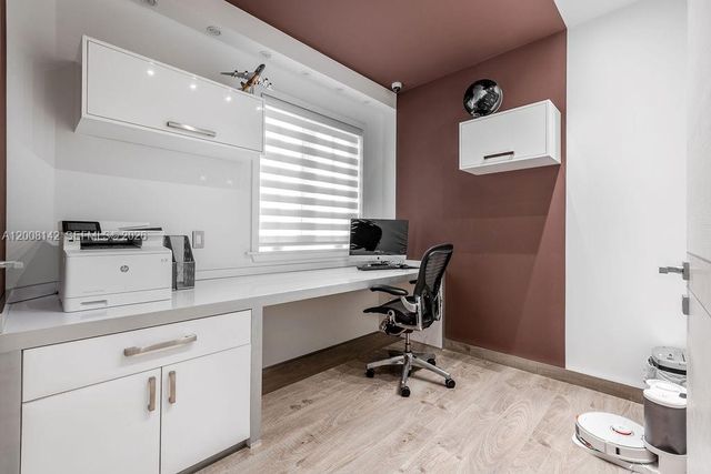 3949 194th Ln, Sunny Isles Beach, FL 33160