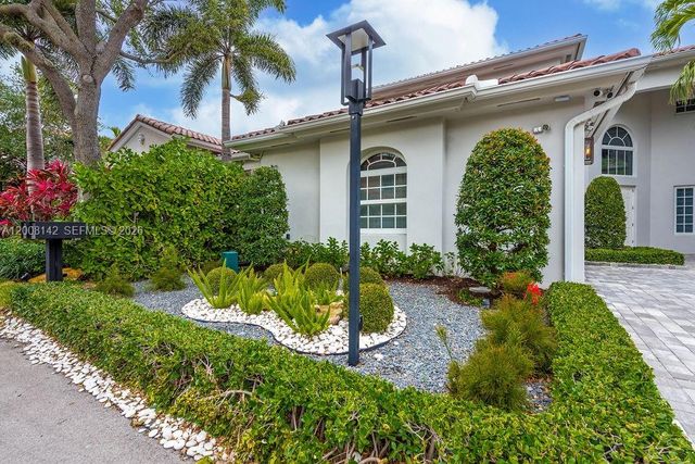 3949 194th Ln, Sunny Isles Beach, FL 33160