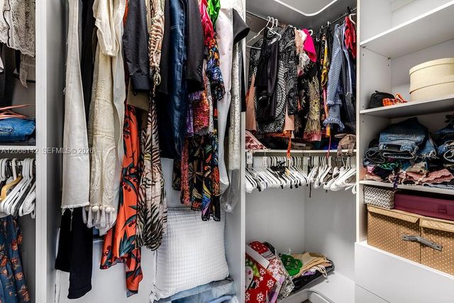 3949 194th Ln, Sunny Isles Beach, FL 33160