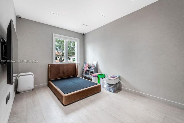 3949 194th Ln, Sunny Isles Beach, FL 33160