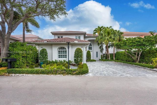 3949 194th Ln, Sunny Isles Beach, FL 33160