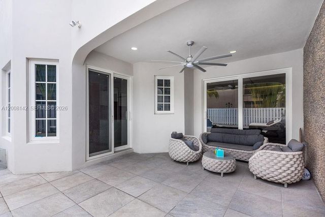 3949 194th Ln, Sunny Isles Beach, FL 33160