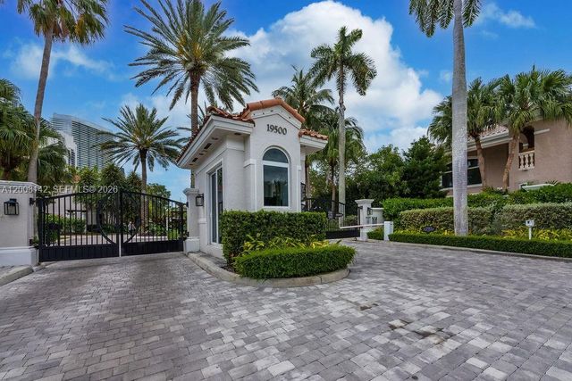 3949 194th Ln, Sunny Isles Beach, FL 33160