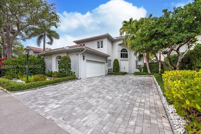 3949 194th Ln, Sunny Isles Beach, FL 33160