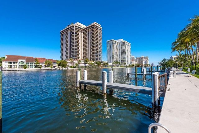 3949 194th Ln, Sunny Isles Beach, FL 33160