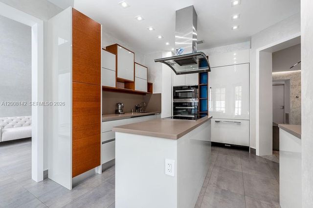 3949 194th Ln, Sunny Isles Beach, FL 33160