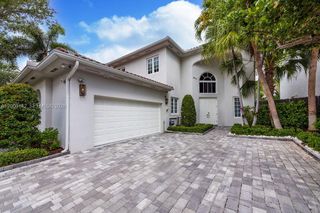 3949 194th Ln, Sunny Isles Beach, FL 33160
