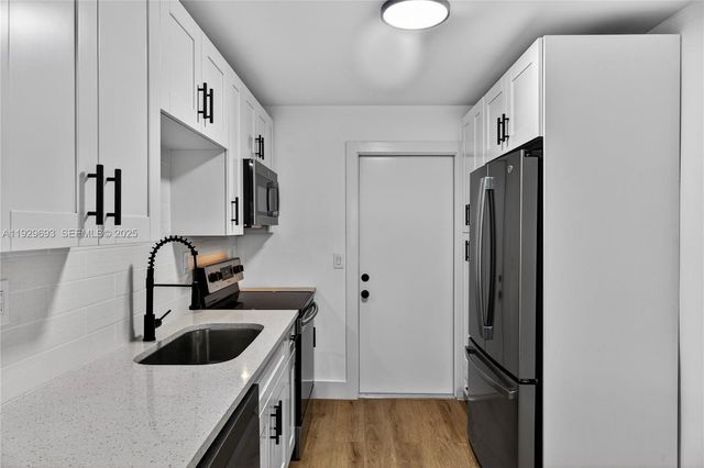 2633 NE 13th Ave 1, Pompano Beach, FL 33064