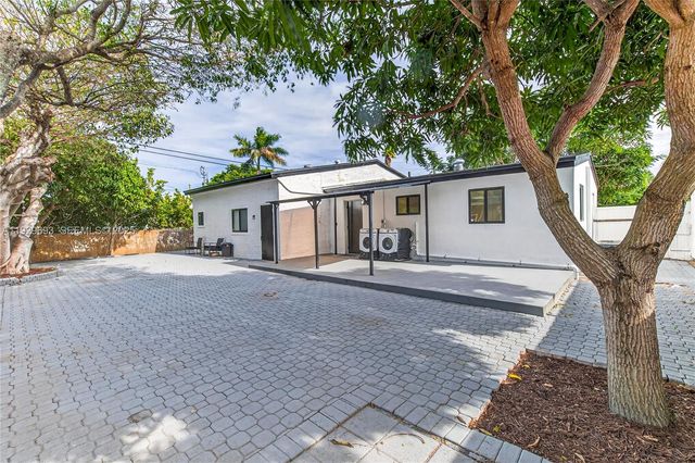 2633 NE 13th Ave 1, Pompano Beach, FL 33064