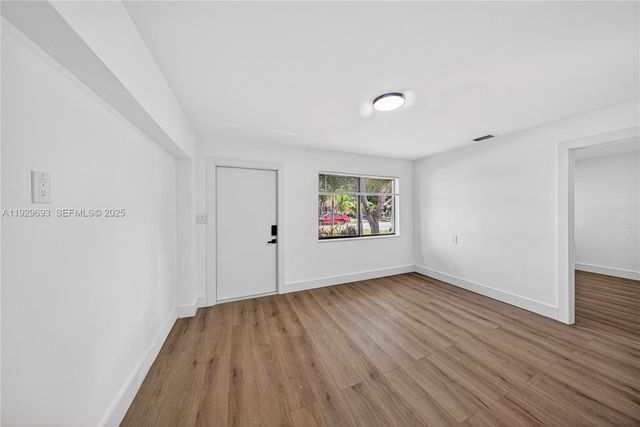 2633 NE 13th Ave 1, Pompano Beach, FL 33064