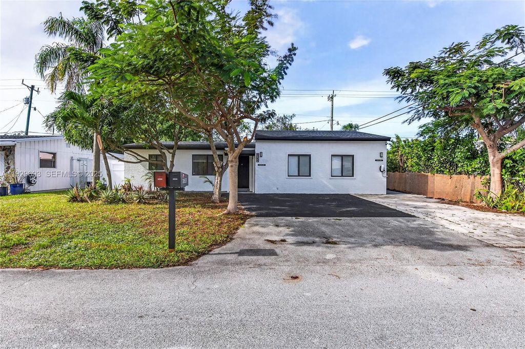 2633 NE 13th Ave 1, Pompano Beach, FL 33064