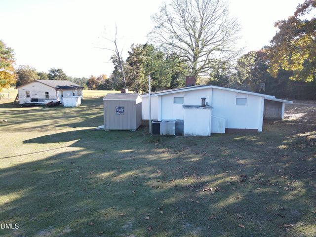 178 McGee Barefoot Lane, Coats, NC 27521