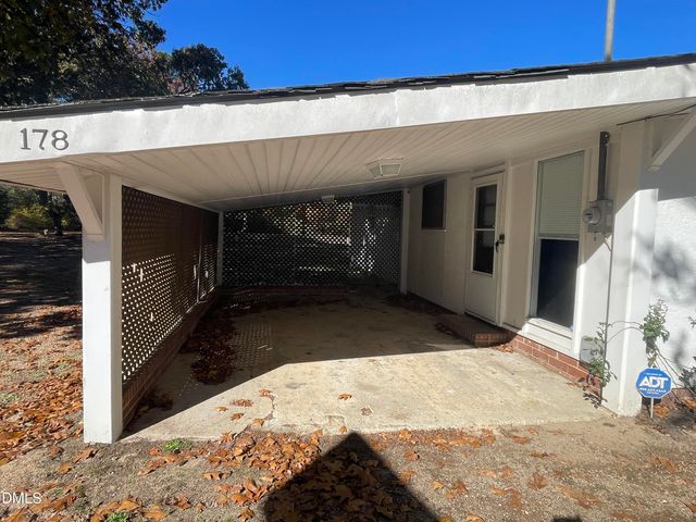 178 McGee Barefoot Lane, Coats, NC 27521