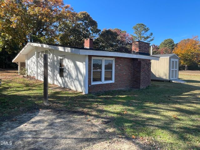 178 McGee Barefoot Lane, Coats, NC 27521