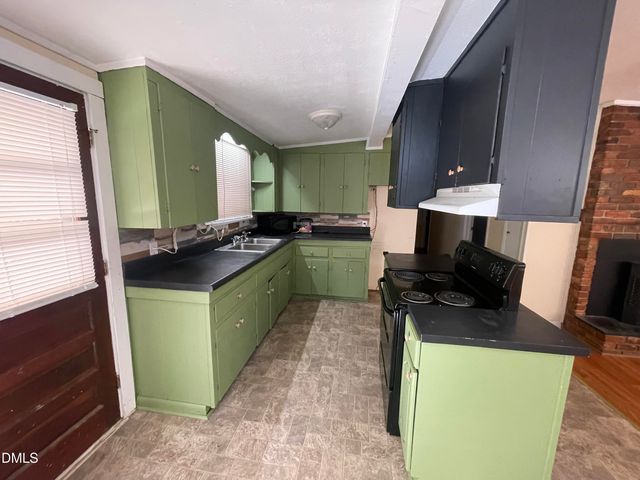 178 McGee Barefoot Lane, Coats, NC 27521