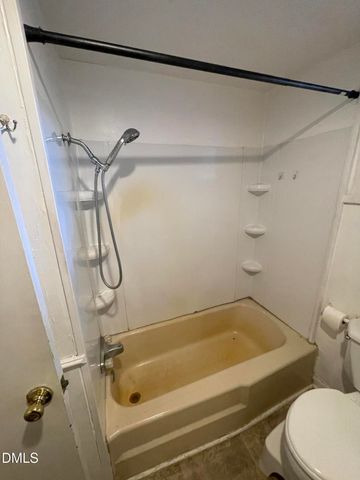 178 McGee Barefoot Lane, Coats, NC 27521