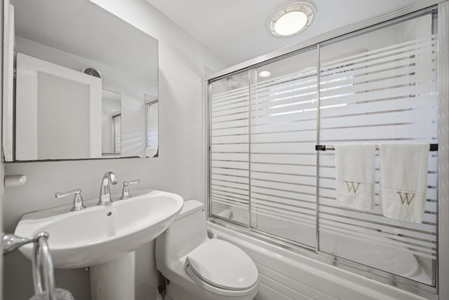 10 Summit Ter, Peabody, MA 01960