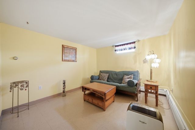 10 Summit Ter, Peabody, MA 01960