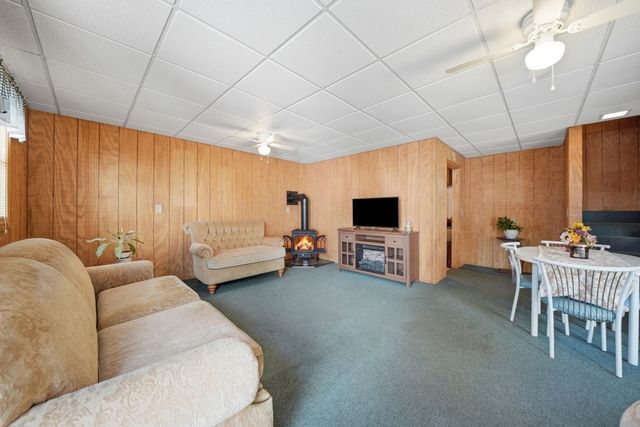 10 Summit Ter, Peabody, MA 01960