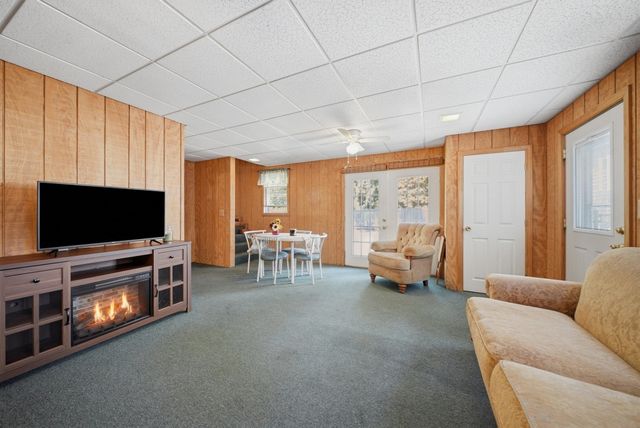 10 Summit Ter, Peabody, MA 01960