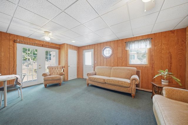 10 Summit Ter, Peabody, MA 01960
