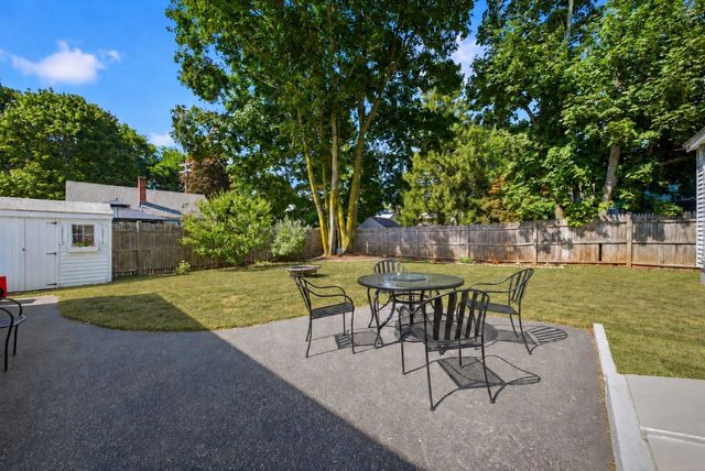 10 Summit Ter, Peabody, MA 01960