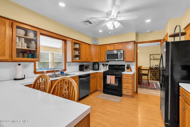 633 Spray Avenue, Beachwood, NJ 08722