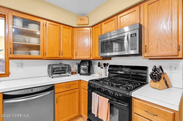 633 Spray Avenue, Beachwood, NJ 08722