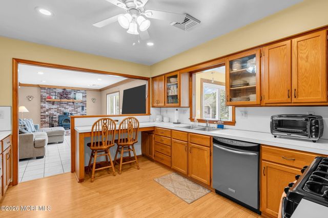 633 Spray Avenue, Beachwood, NJ 08722