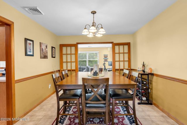 633 Spray Avenue, Beachwood, NJ 08722