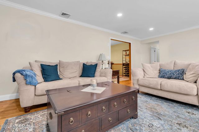 633 Spray Avenue, Beachwood, NJ 08722