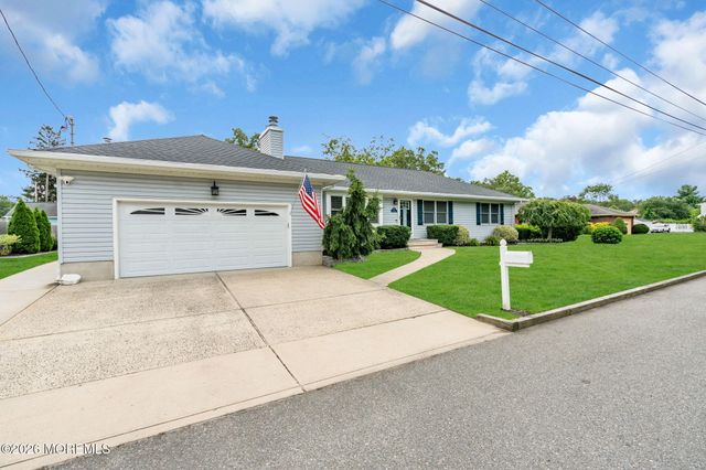 633 Spray Avenue, Beachwood, NJ 08722