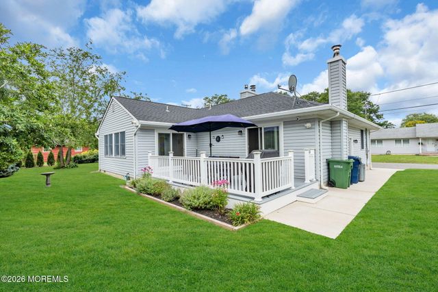 633 Spray Avenue, Beachwood, NJ 08722