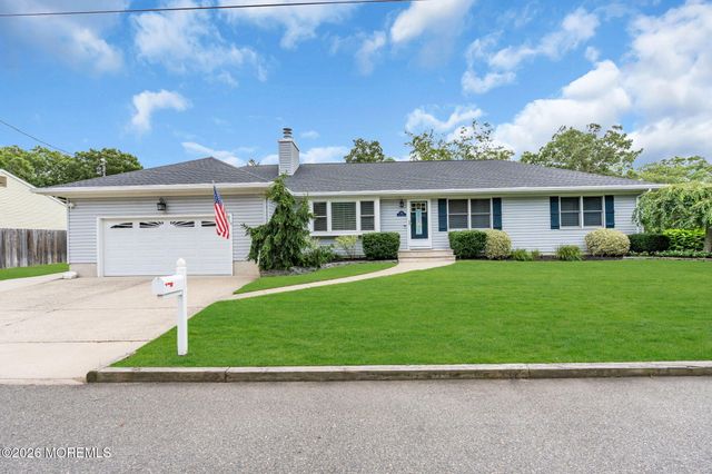 633 Spray Avenue, Beachwood, NJ 08722