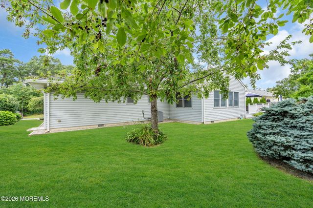 633 Spray Avenue, Beachwood, NJ 08722