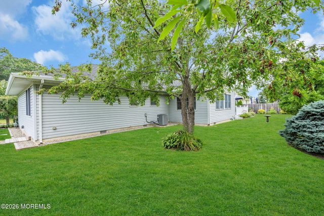 633 Spray Avenue, Beachwood, NJ 08722