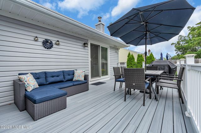 633 Spray Avenue, Beachwood, NJ 08722