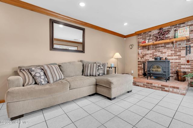 633 Spray Avenue, Beachwood, NJ 08722