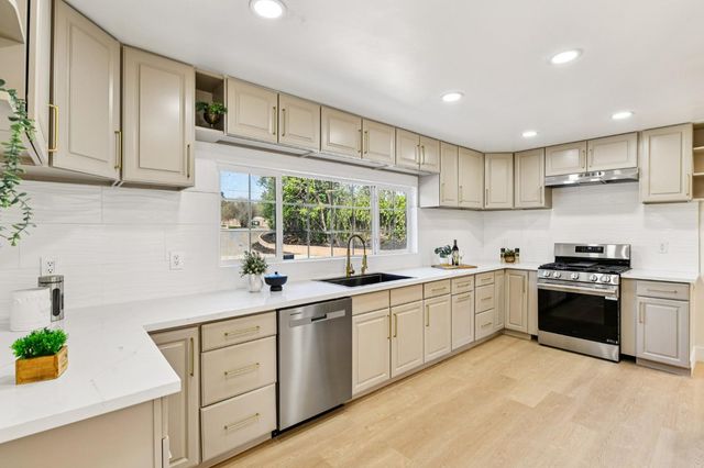 8060 Sunset Ave, Fair Oaks, CA 95628