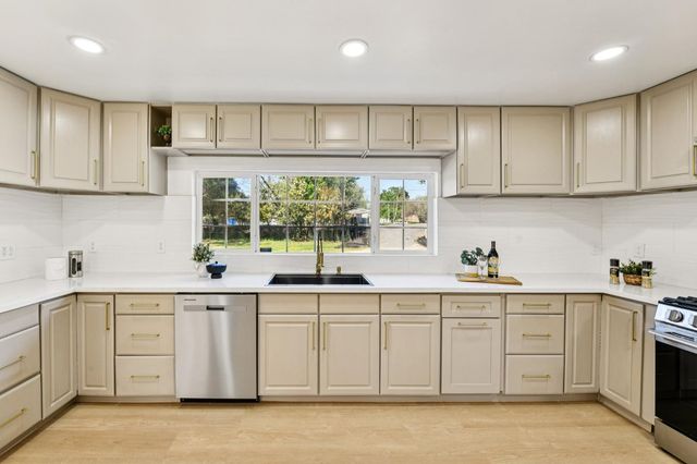 8060 Sunset Ave, Fair Oaks, CA 95628